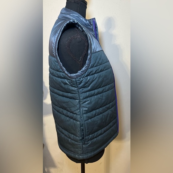 Under Armour vest size YMD - Picture 2 of 4